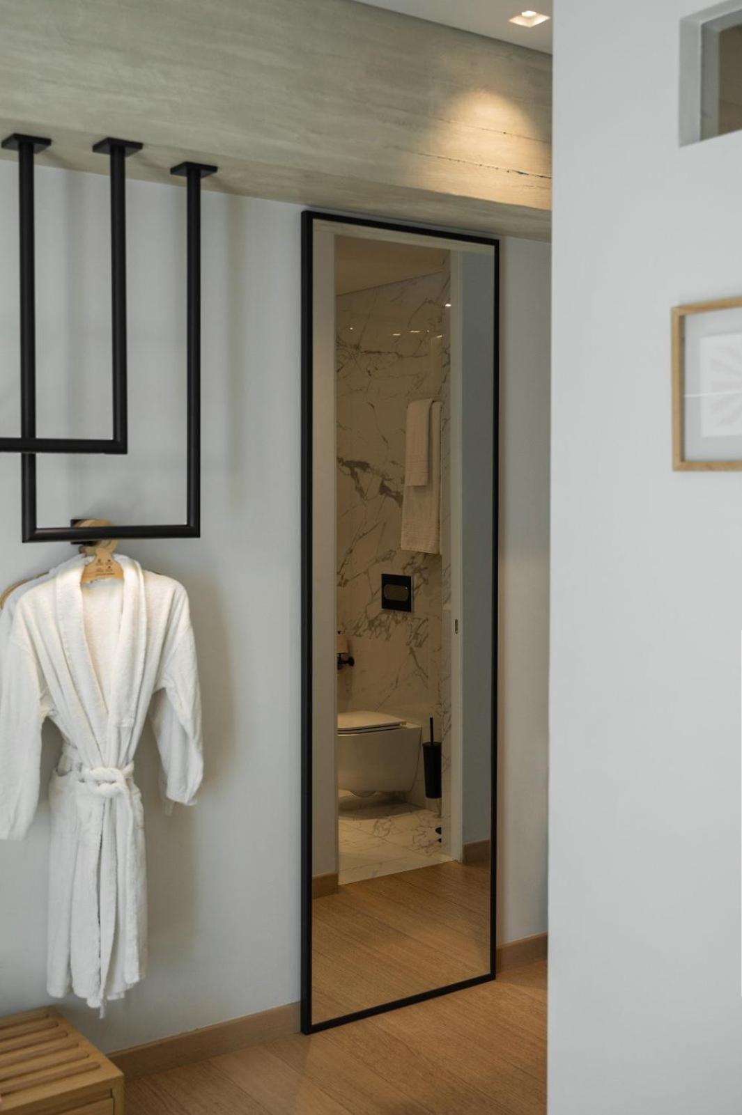 Coco-Mat Athens Jumelle Hotell Exteriör bild A bathrobe hanging on a hanger