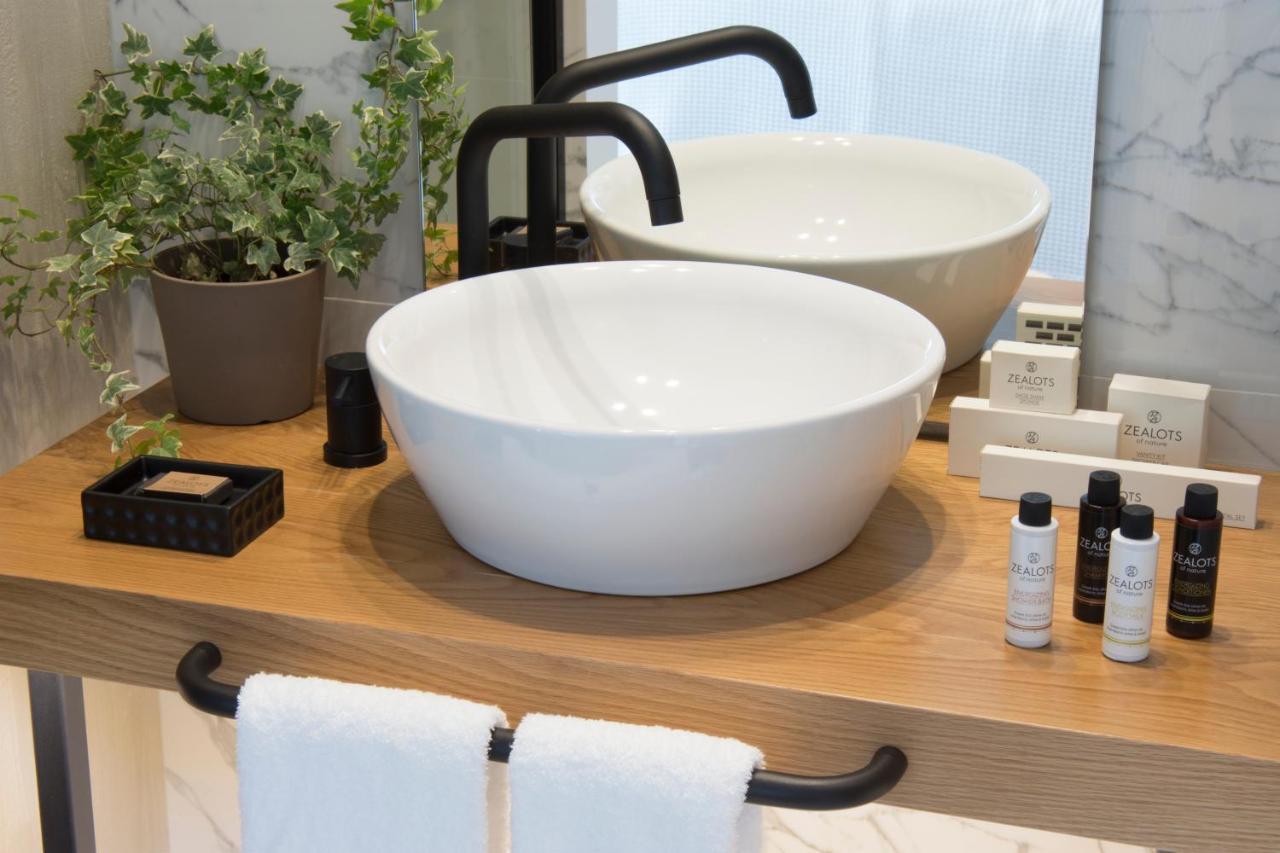Coco-Mat Athens Jumelle Hotell Exteriör bild Bathroom amenities