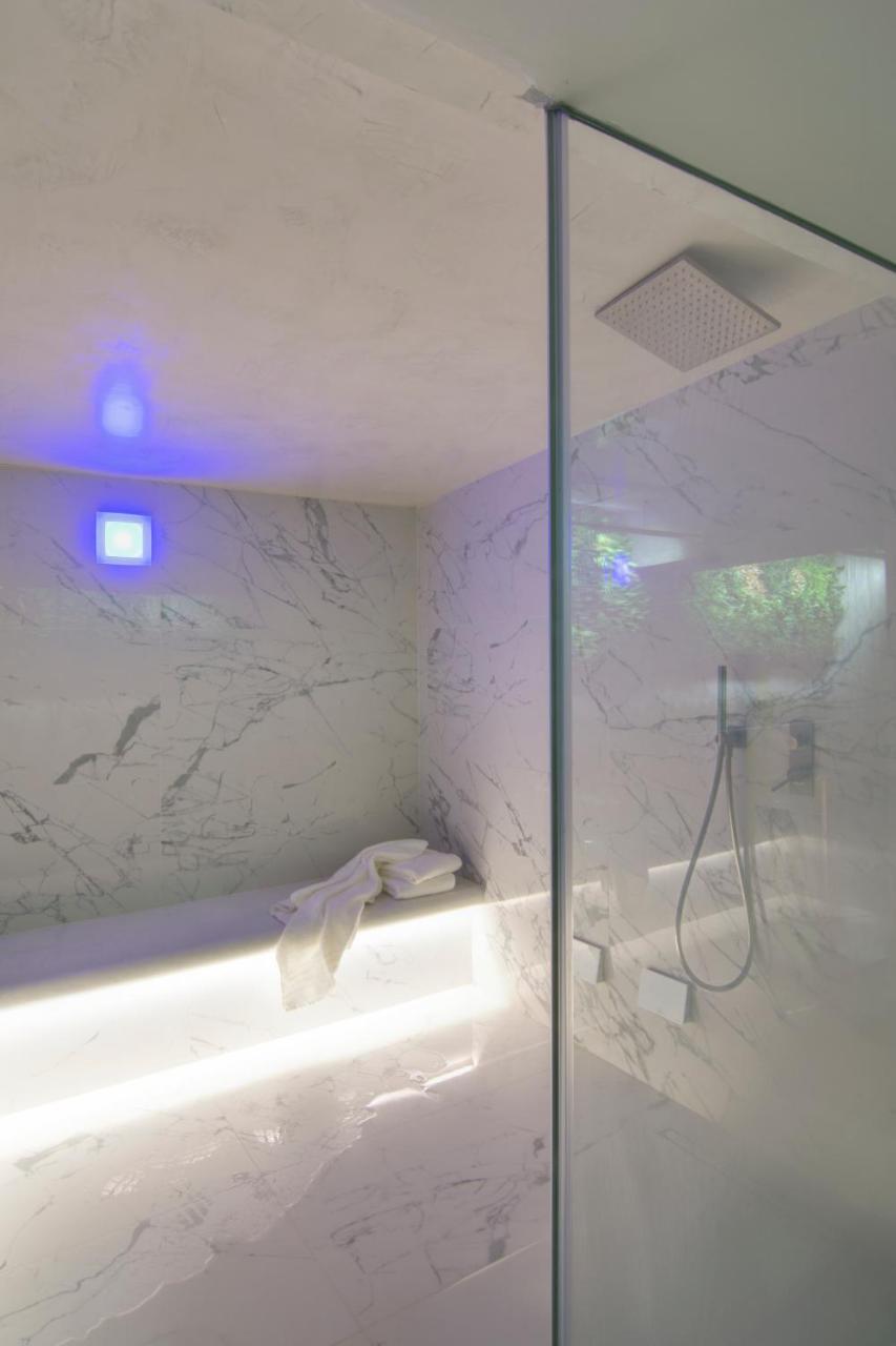 Coco-Mat Athens Jumelle Hotell Exteriör bild A shower